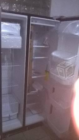 Refrigerador frigidaire 26 pies duplex