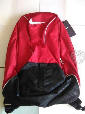 Mochila Nike Roja Con Negro Nueva y Origina
