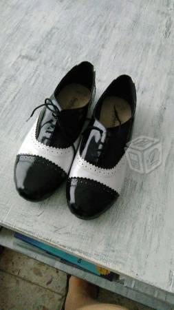 Zapatos Charol Piel Nuevos! blanco y negro