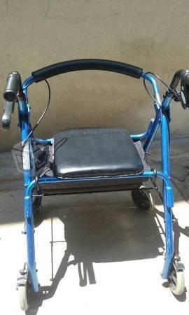 Silla andadera para adulto