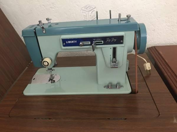 Maquina de coser Liberty Zig Zag
