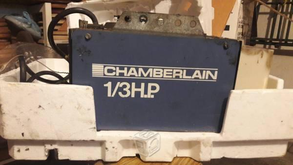 Motor electrico Chamberlain cierra puertas
