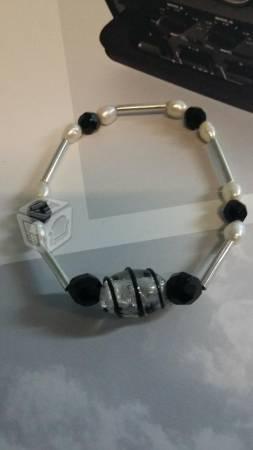 Pulsera de plata y perlas