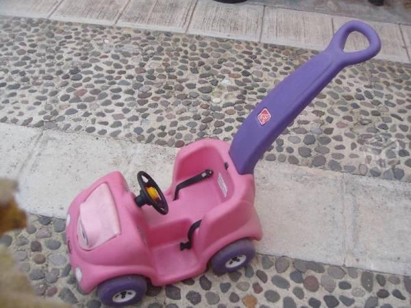 Carrito de juguete para pasear a sus niños