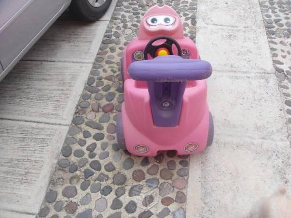 Carrito de juguete para pasear a sus niños