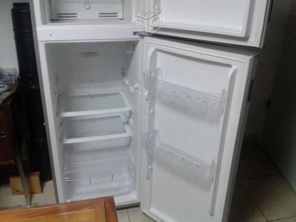 Refrigerador Seminuevo Marca Acros