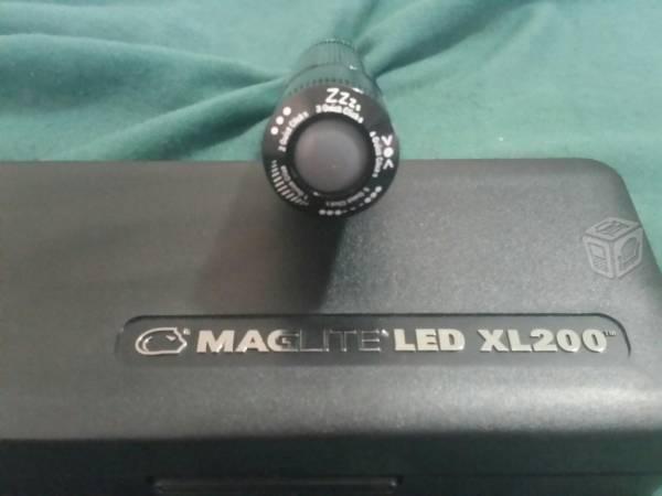 Lámpara MAGLITE LED XL200