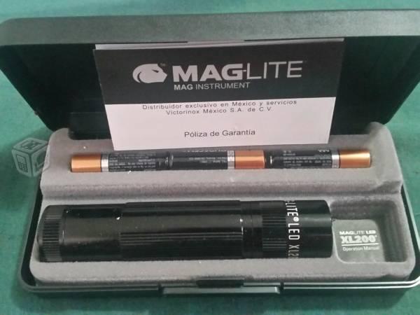 Lámpara MAGLITE LED XL200