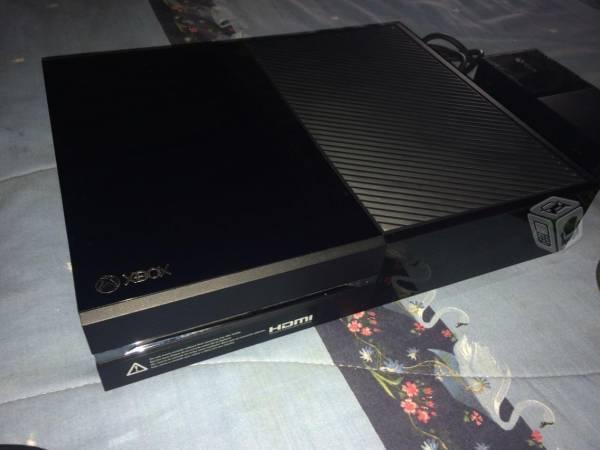 Xbox One 500GB seminueva