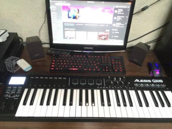 MIDI Alesis Qx49