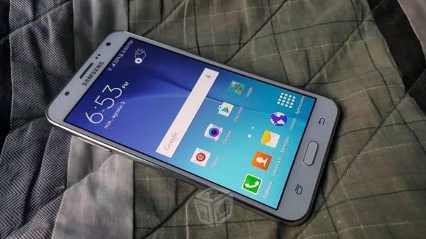 Samsung Galaxy J7 libre