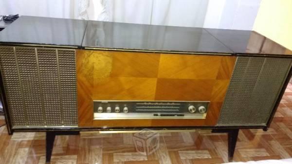 Tocadiscos vintage Magnavox amplificador de bulbos