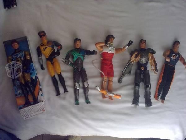 Lote de figuras de acciòn Max Steel