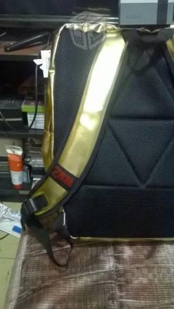 Mochila Zelda Cartucho Dorado NES