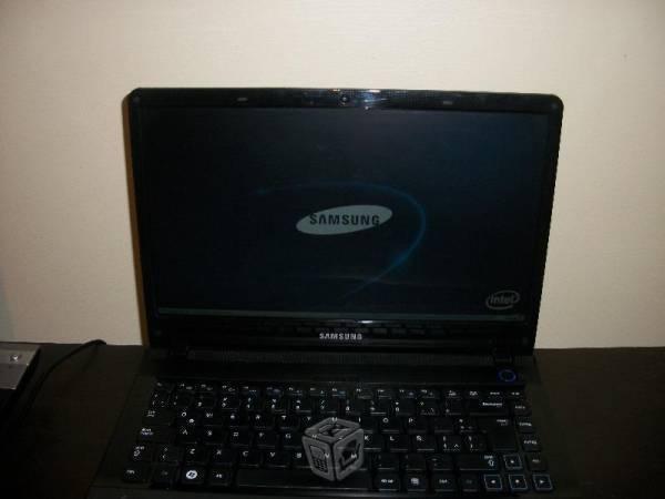 Laptop Samsung Np300e4a