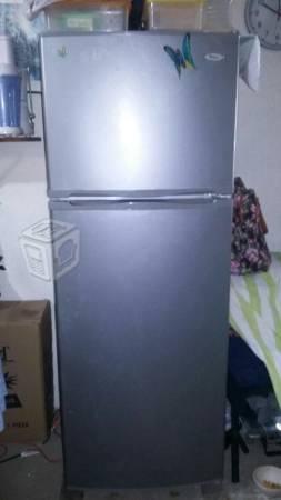 Se vende refrigerador marca whirpool