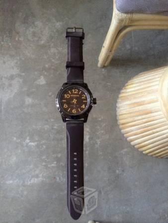 Reloj marca MIYKON