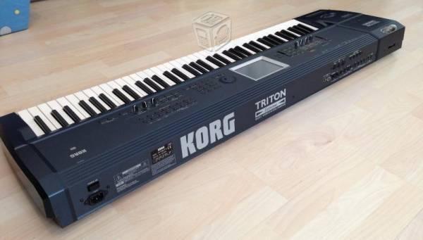 Korg triton extreme 76 keys