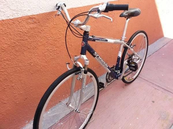 Bicicleta schwinn de aluminio hibrida