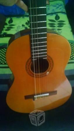 Guitarra yamaha c40