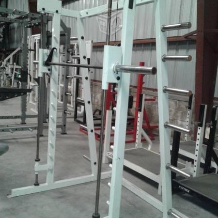Equipo de gimnasio smith machine usados